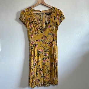 NWT Mustard yellow floral dress size medium